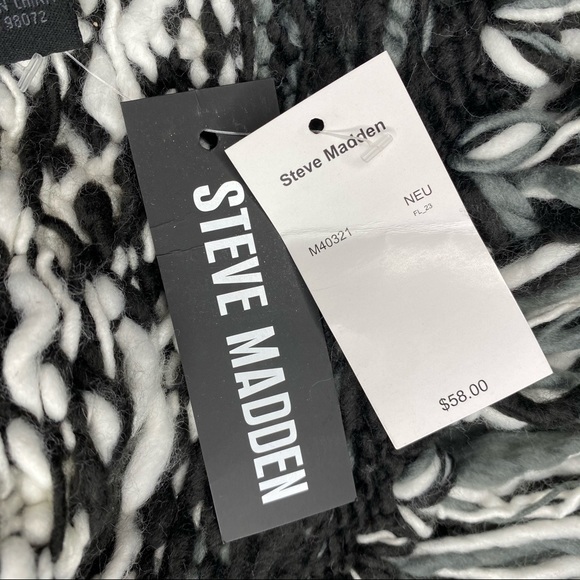 Steve Madden Cabin Fever Greyscale Scarf - Picture 6 of 6